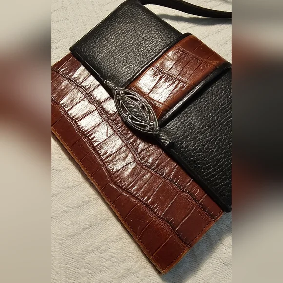 Brighton Pebbled black & Brown Croc Embossed Leather Travel Crossbody EUC - Picture 2 of 16